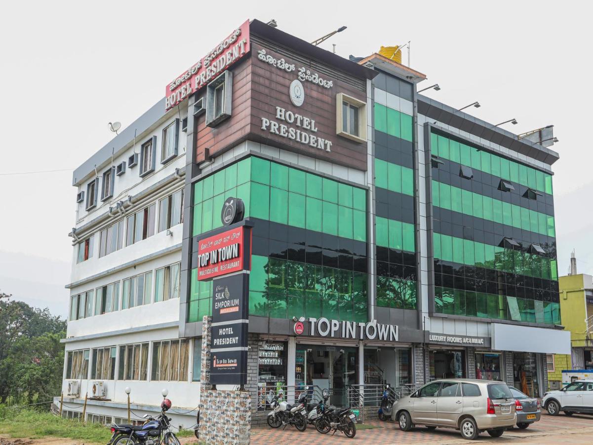 Capital O 84002 Hotel Top In Town President Kushālnagar Exterior foto